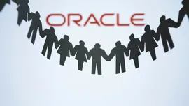 Oracle a concediat 21.000 de angajați în ultimele 12 luni și susține că IA a înlocuit anumite posturi, dar analiștii iau în calcul și ambițiile costisitoare legate de infrastructura de IA