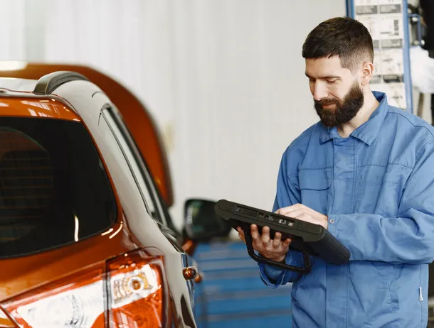 O nouă armă împotriva criminalității cibernetice: SUV hibrid achiziționat de autoritățile române pentru percheziții informatice auto