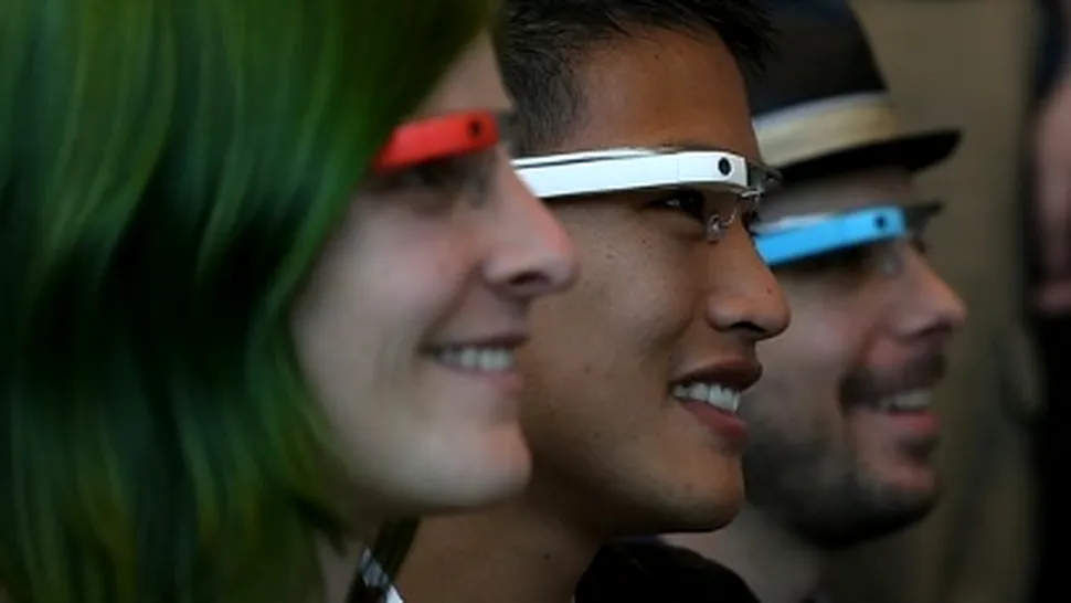 Microsoft pregăteşte o alternativă pentru ochelarii Google Glass