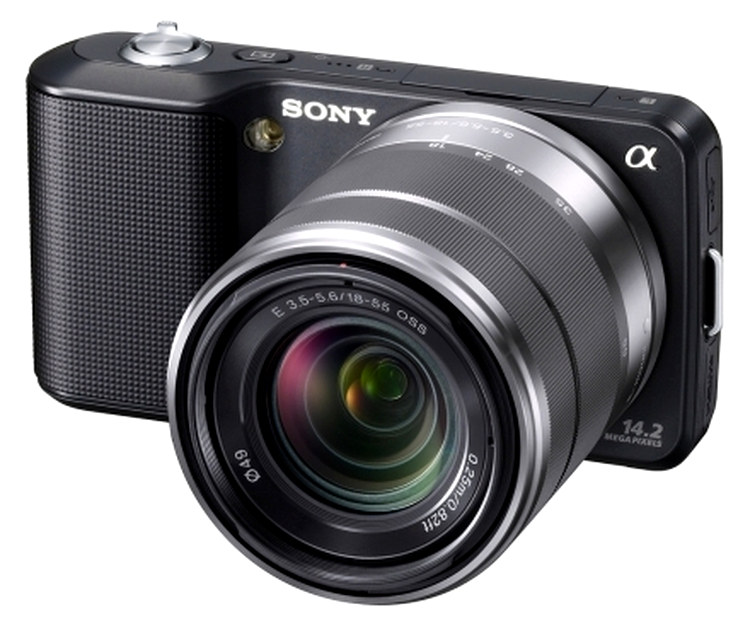 Sony NEX-3 cu obiectivul 18-55 mm din kit