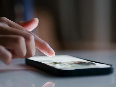 Piața smartphone-urilor s-a schimbat radical în ultimii opt ani. Samsung și Apple au câștigat teren, iar volumul global a scăzut