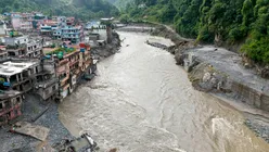 USGS explică modul în care s-au produs inundațiile devastatoare la granița dintre Nepal și Tibet: Peste 160 de morți și sute de dispăruți după o alunecare masivă de ghețar
