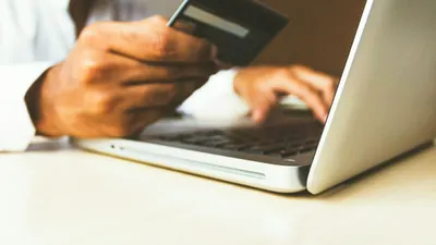 Cum eviți tentativele de fraudă și la ce să fii atent când faci achiziții online (P)