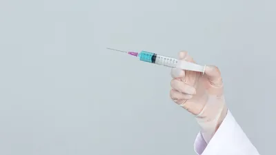 Scandal în New York: companie acuzată că vinde injecții cosmetice din țesuturi provenite de la cadavre