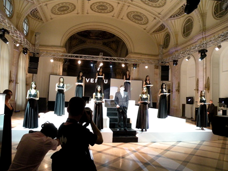 Lansare Vertu Romania