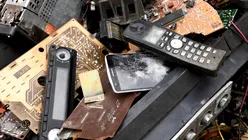 Prăpastia dintre consum și reciclare în UE: europenii cumpără de trei ori mai multe electronice decât predau ca deșeuri