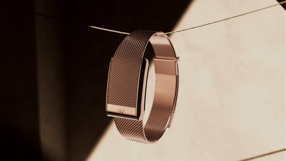 Whoop lansează Meridian, o brățară metalică pe care o vinde la preț mai mare decât al unei benzi Fitbit Air
