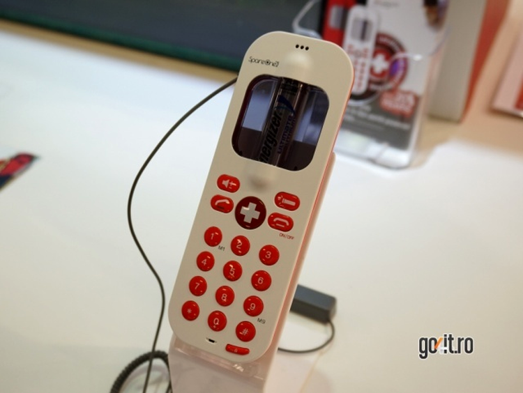 SpareOne Plus - telefonul pentru urgenţe, alimentat cu o baterie