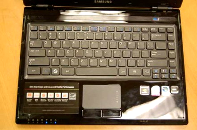 Samsung X460 - tastatura cu butoane izolate