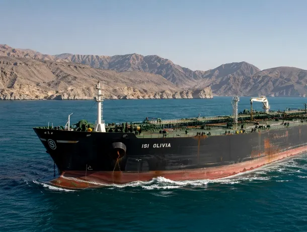 Escrocherii cu criptomonede vizează navele blocate în Strâmtoarea Ormuz