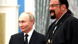 Steven Seagal, pe lista primitorilor de arme trofeu din Ucraina. Cum ajungeau la el?