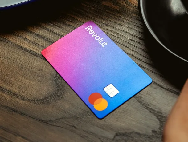 Hackerii au păcălit Revolut folosind adresa unei prefecturi din Italia. Datele a 680 de clienți au fost transmise