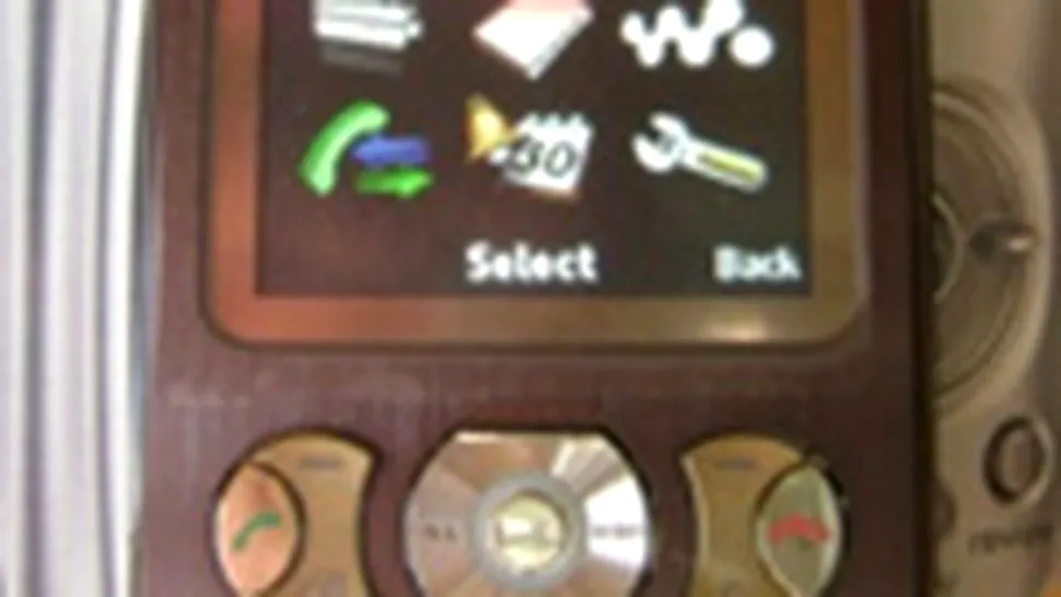 Sony Ericsson W890i, poze şi specificaţii