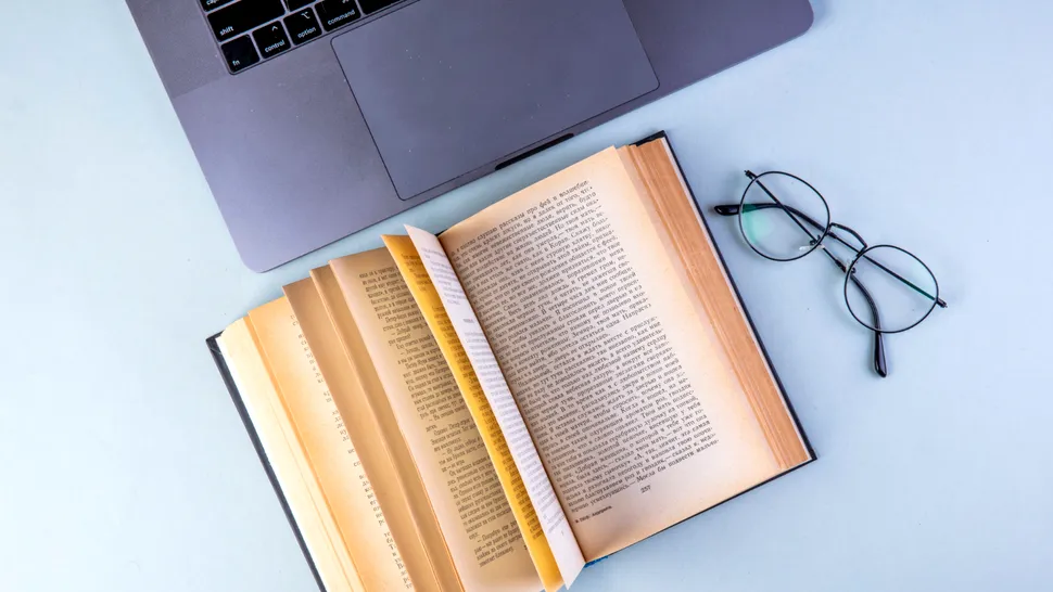 Cotor este primul librar AI din România. Compania din spate dă asigurări că echipa de suport uman rămâne activă