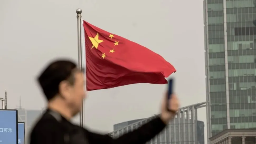 China ameninţă cu represalii companiile de tehnologie care se supun embargoului impus de Statele Unite