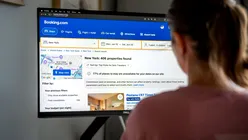 Comisia Europeană declanșează o investigație oficială împotriva platformei Booking.com pentru reclame netransparente și listări false