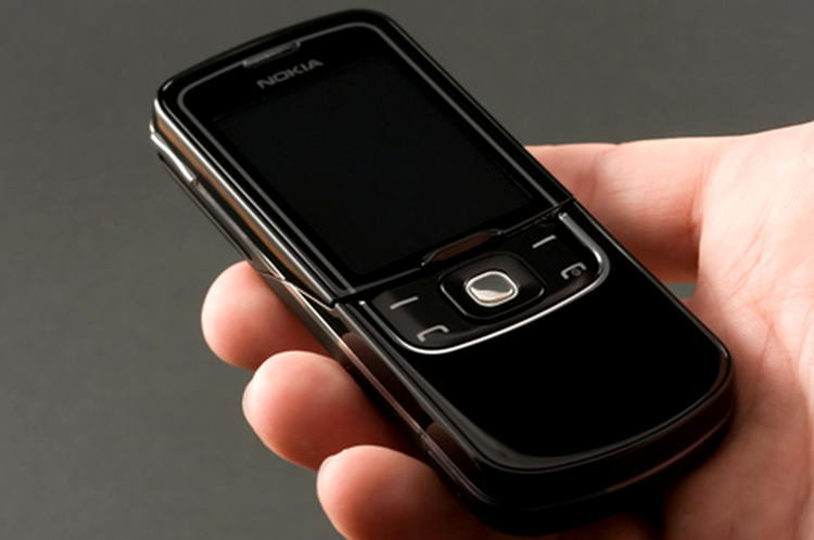 Nokia 8600