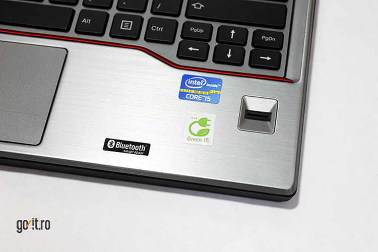Fujitsu Lifebook E733 - cititorul de amprente