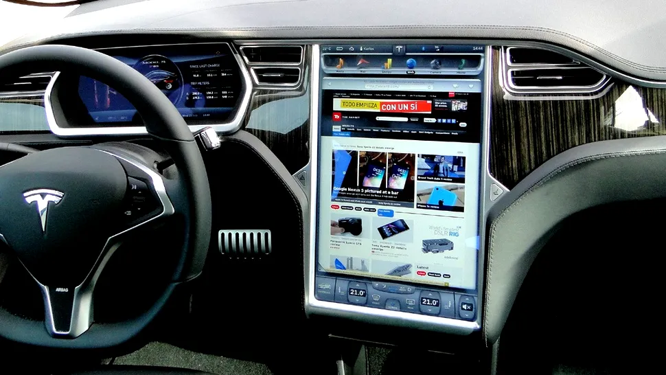 Mașinile Tesla vor primi internet prin sateliții Starlink