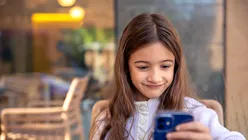 Orange România lansează SaferPhone: pachet de conectivitate și protecție digitală pentru copii