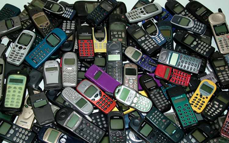 Superoferta: chipul care te vindeca de radiatiile telefoanelor mobile