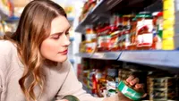 Alimentul la conservă care îți scade RAPID tensiunea. Îl găsești în supermarket cu doar 5 lei