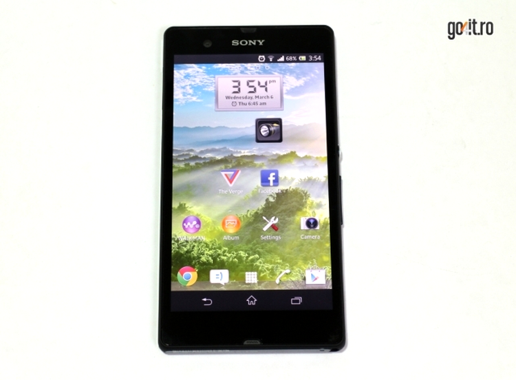Sony Xperia Z - ecran de 5” cu rezoluţie full HD