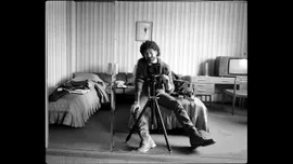 VIDEO | Poliția secretă din România l-a urmărit pe un fotograf evreu. Câteva decenii mai târziu, dosarele lor au devenit un film