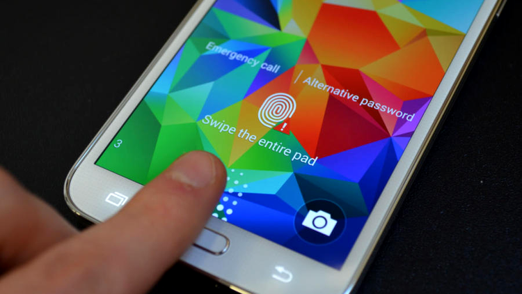 Amprentele înregistrate cu telefoane Galaxy S5 ar putea fi interceptate