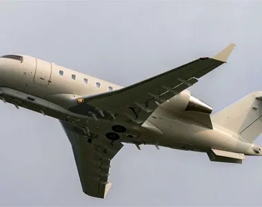 Un avion american de spionaj plecat din România patrulează în Marea Neagră: rază de acțiune de 600 de kilometri