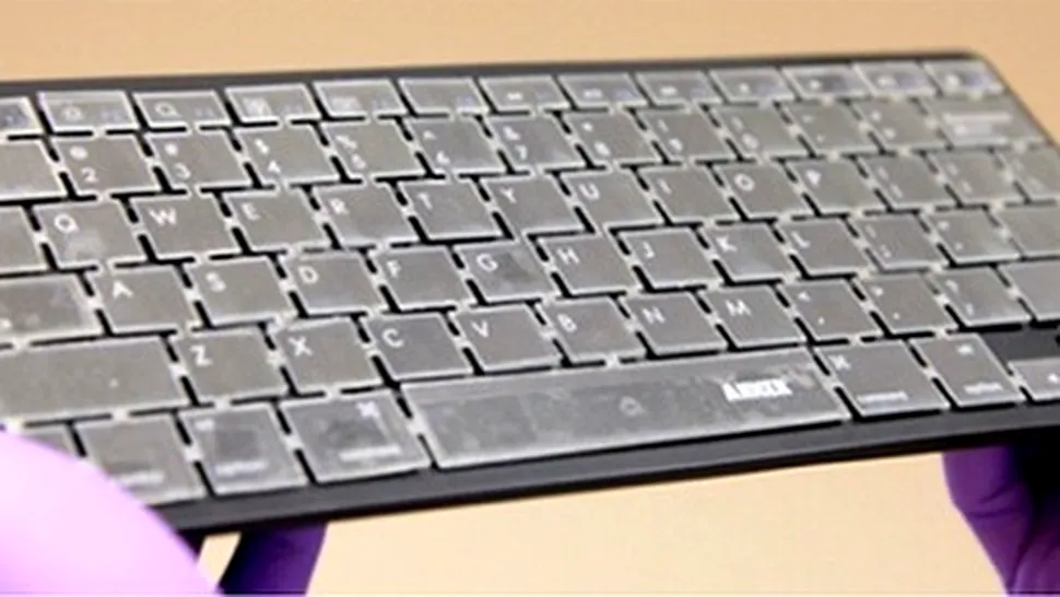 Intelligent Keyboard se alimentează singură şi recunoaşte utilizatorul