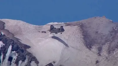 VIDEO: Un pilot de Chinook a arătat de ce este capabil unul dintre cele mai mari elicoptere din lume