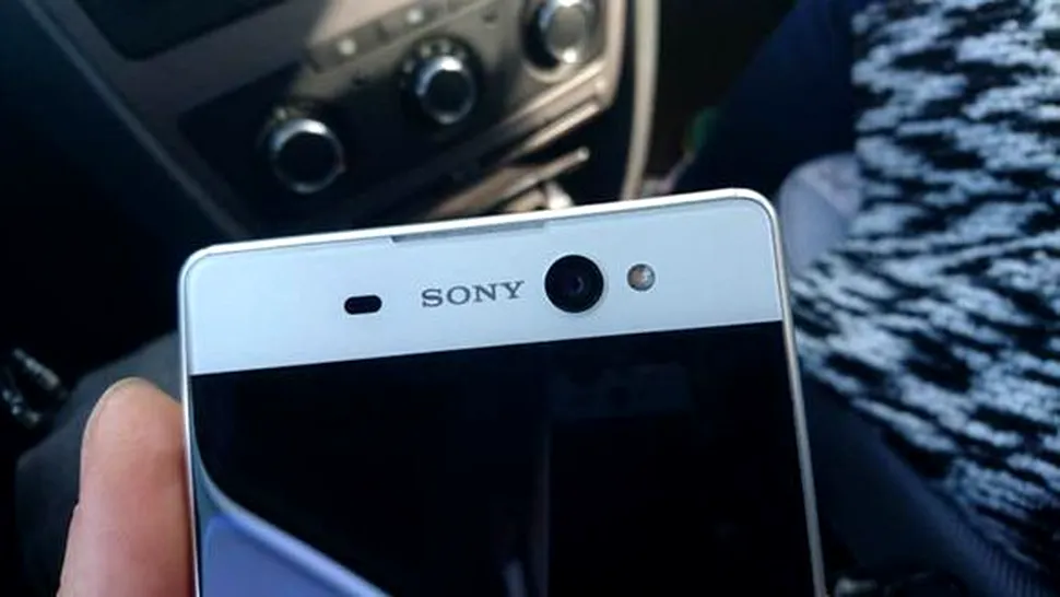 Sony Xperia C6, un telefon cu ecran de 6” pentru amatorii de selfie-uri