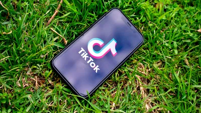 TikTok, mai mare decât Facebook. Top 10 cele mai populare aplicații de mobil