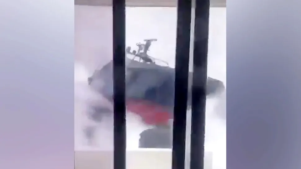 VIDEO: Momentul terifiant când o navă a vamei izbește intenționat o ambarcațiune suspectă