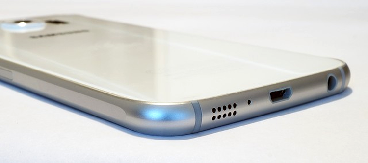 Samsung Galaxy S6: un difuzor mic dar gălăgios