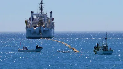 Google a dat în folosinţă un cablu submarin cu lungime record, acoperind o distanţă de 9000 km