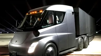 Tesla începe să accepte comenzi pentru Semi, primul său camion electric