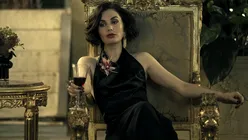 Unul dintre cele mai apreciate seriale cyberpunk este disponibil pe o platformă de streaming în România