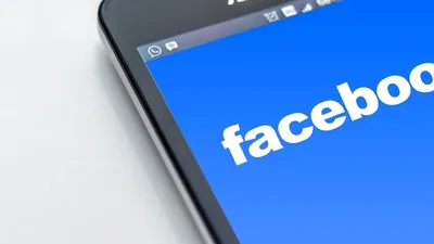 Facebook oferă de acum traduceri realizate exclusiv cu ajutorul tehnologiilor de inteligenţă artificială