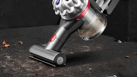 Cel mai puternic aspirator de mână. Are un motor care atinge până la 110.000 rpm