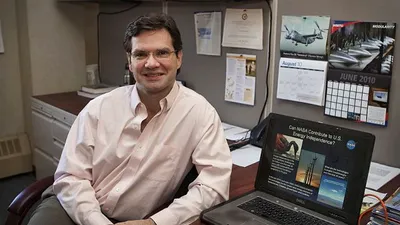 Uber angajează un inginer NASA pentru a dezvolta maşini zburătoare