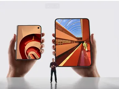 iPhone Duo începe să profite de ecranul pliabil. Documentele pot fi afișate ca într-o carte – VIDEO