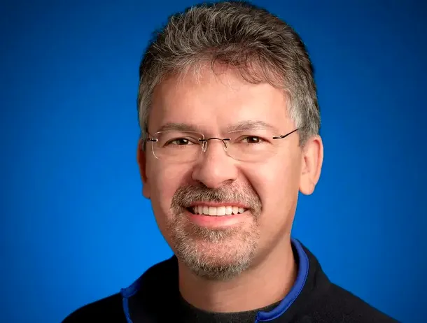 John Giannandrea, directorul departamentului de inteligență artificială din cadrul Apple, va părăsi compania