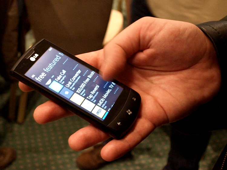 LG Optimus 7