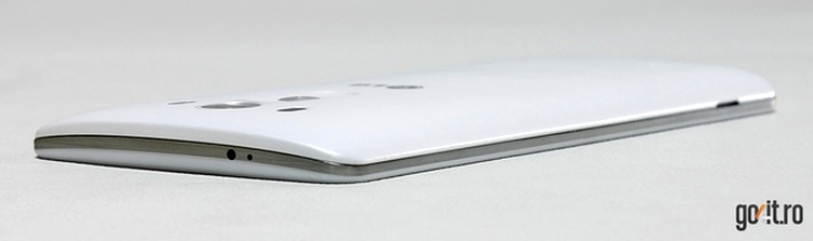 LG G3: muchii laterale aproape golaşe