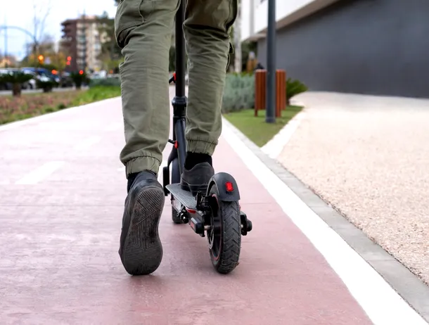 Captură pe A1 la Nădlac: Biciclete și trotinete electrice de 45.000 de lei, confiscate de la doi șoferi bulgari