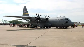 SUA transferă gratuit Forțelor Aeriene Române o nouă aeronavă de transport C-130H Hercules. Ce poate face vehiculul aerian