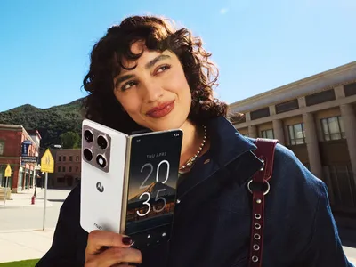 Motorola prezintă primul său telefon pliabil de tip fold: Motorola Razr Fold