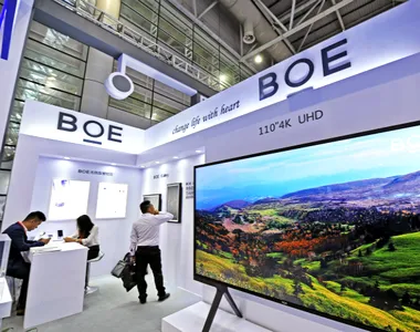 Statele Unite ale Americii ar putea interzice importul de panouri OLED chinezești. Cum ar fi afectate companiile americane
